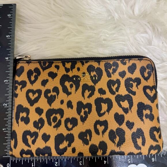 Coach Wild Heart Cheetah Print Corner Zip Wristlet Tech Accessory Holder F23620 - Picture 12 of 12